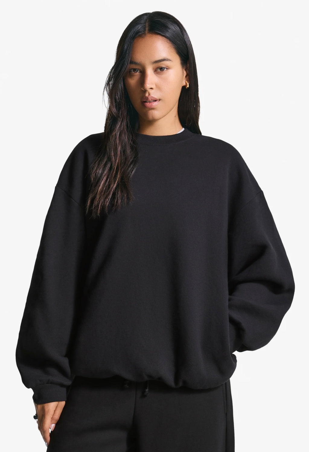 Oversized Streetwear Sweater – Essentials Collection