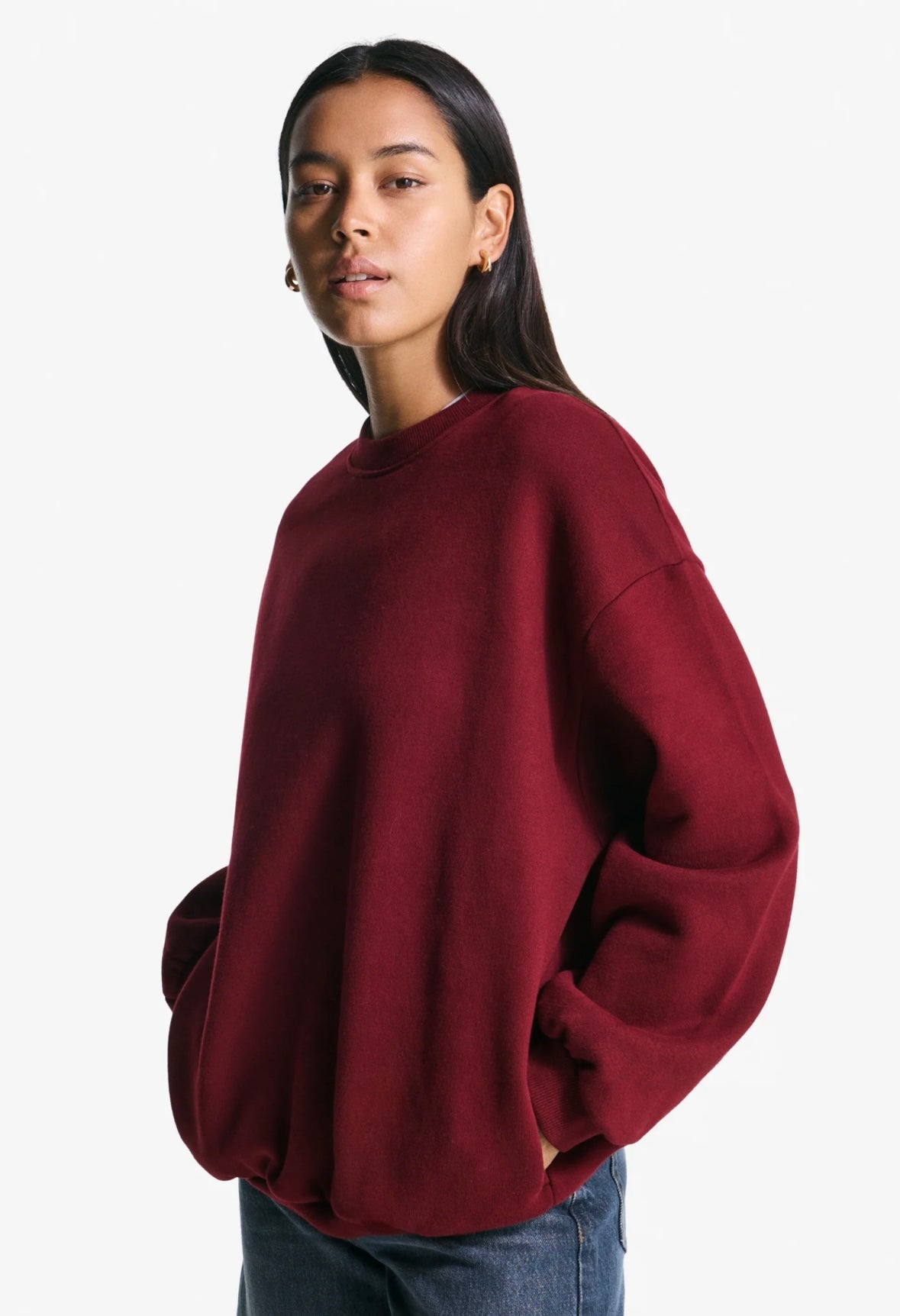 Oversized Streetwear Sweater – Essentials Collection