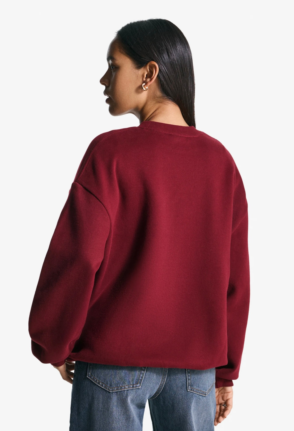 Oversized Streetwear Sweater – Essentials Collection