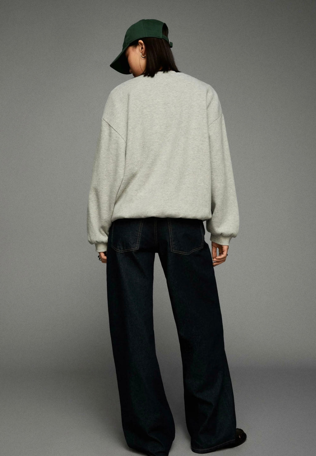 Oversized Streetwear Sweater – Essentials Collection