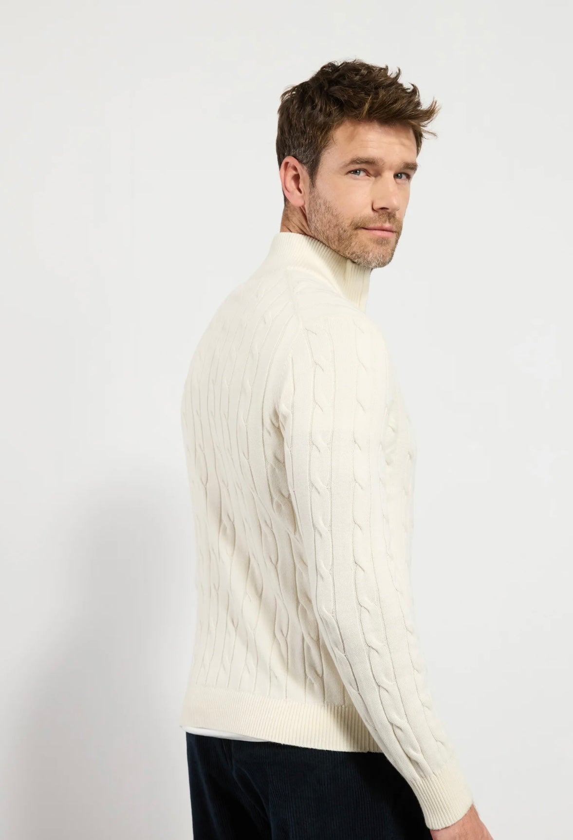 Men’s Premium Knit Sweater – Essential Fit